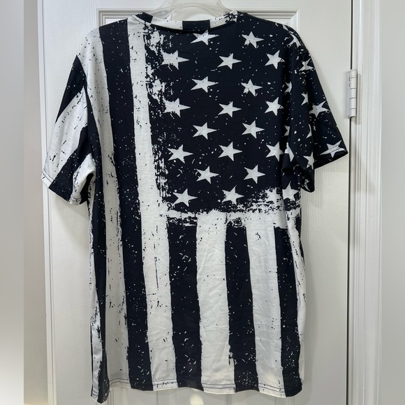 Men’s size L American flag tshirt - Picture 2 of 3